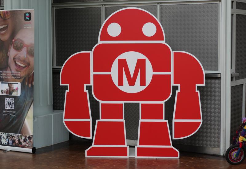 Robot