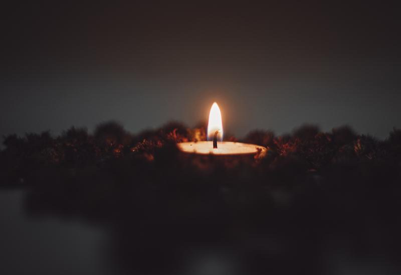 Between bombs and candlelight - Christian Gruber Freedom Today 
